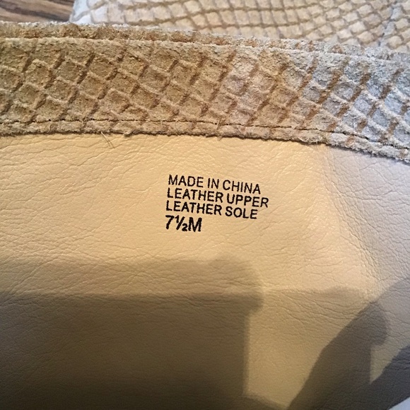 Micheal Kors Serpent Embossed Beige Suede / Leather High Heel Boots Size 7 1/2 - Picture 7 of 7